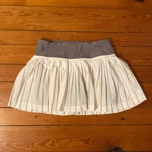 Lululemon Athletica Skort White/Gary Size 2